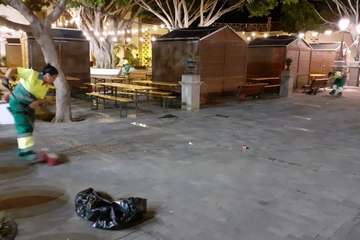  Limpieza retira decenas de toneladas de residuos de la Noche de San Juan en Telde/TA.